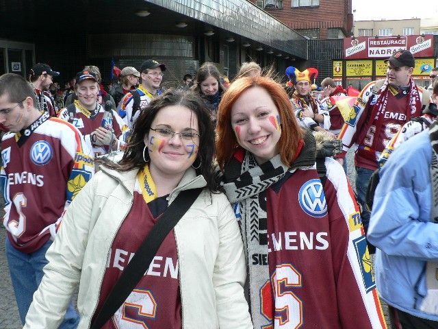 Fanoušci míří na hokejové finále