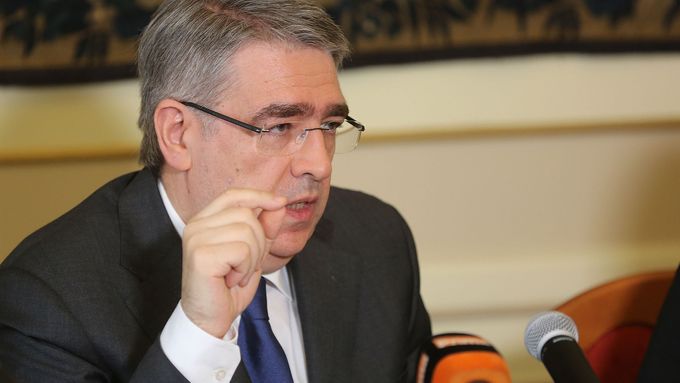 Podle Zmejevského se Ruský dům stal předmětem kampaně, jejímž cílem je zastrašit jeho personál a středisko vědy a kultury z Česka vytlačit.