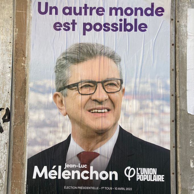 Radikální Jean-Luc Mélenchon se stal jasným lídrem levice.