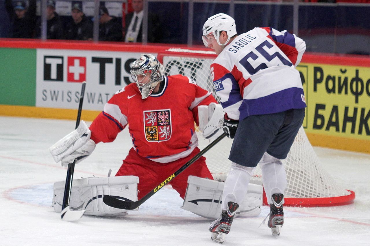 Hokej, MS 2013, Česko - Slovinsko:  Ondřej Pavelec - Robert Sabolič
