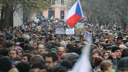 Tisíce studentů znovu na Albertově. Není to protizemanovská akce, jde o oslavu bez plotů, tvrdí