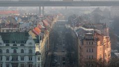 Praha ve smogu zahalena