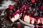 Recept na luxusní cheesecake s lesním ovocem: Lehký moučník, kterým všechny ohromíte
