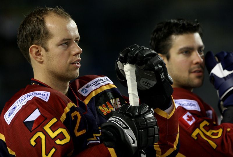 Královna Alžběta II. na hokeji