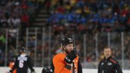 Ještě v minulé sezoně hráli za Philadelphii také brankář Michal Neuvirth a bek Radko Gudas, jenže v létě odešli. Neuvirthovi skončila smlouva, po níž neuspěl na zkoušce v Torontu, a Gudase výměna nasměrovala do Washingtonu.