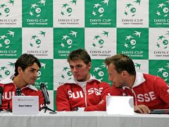 Švýcaři radili Federerovi, co má říkat. Mluvil jen on