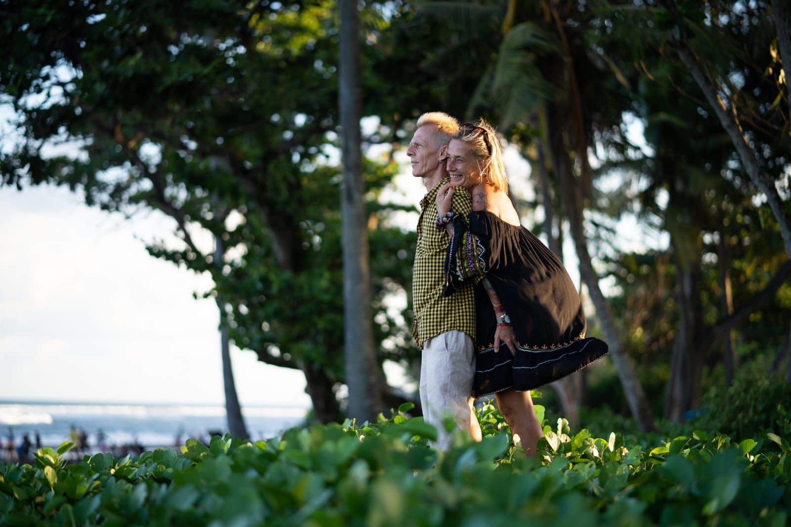 Bába Bali Míša Jindra sukně vítr stromy