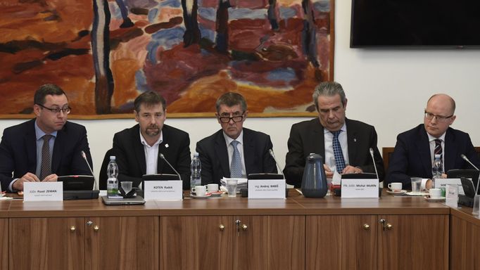 Andrej Babiš a Michal Murín na jednání Bezpečnostního výboru