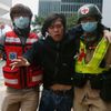 Střety demonstrantů s policisty v Hongkongu - 1. prosince