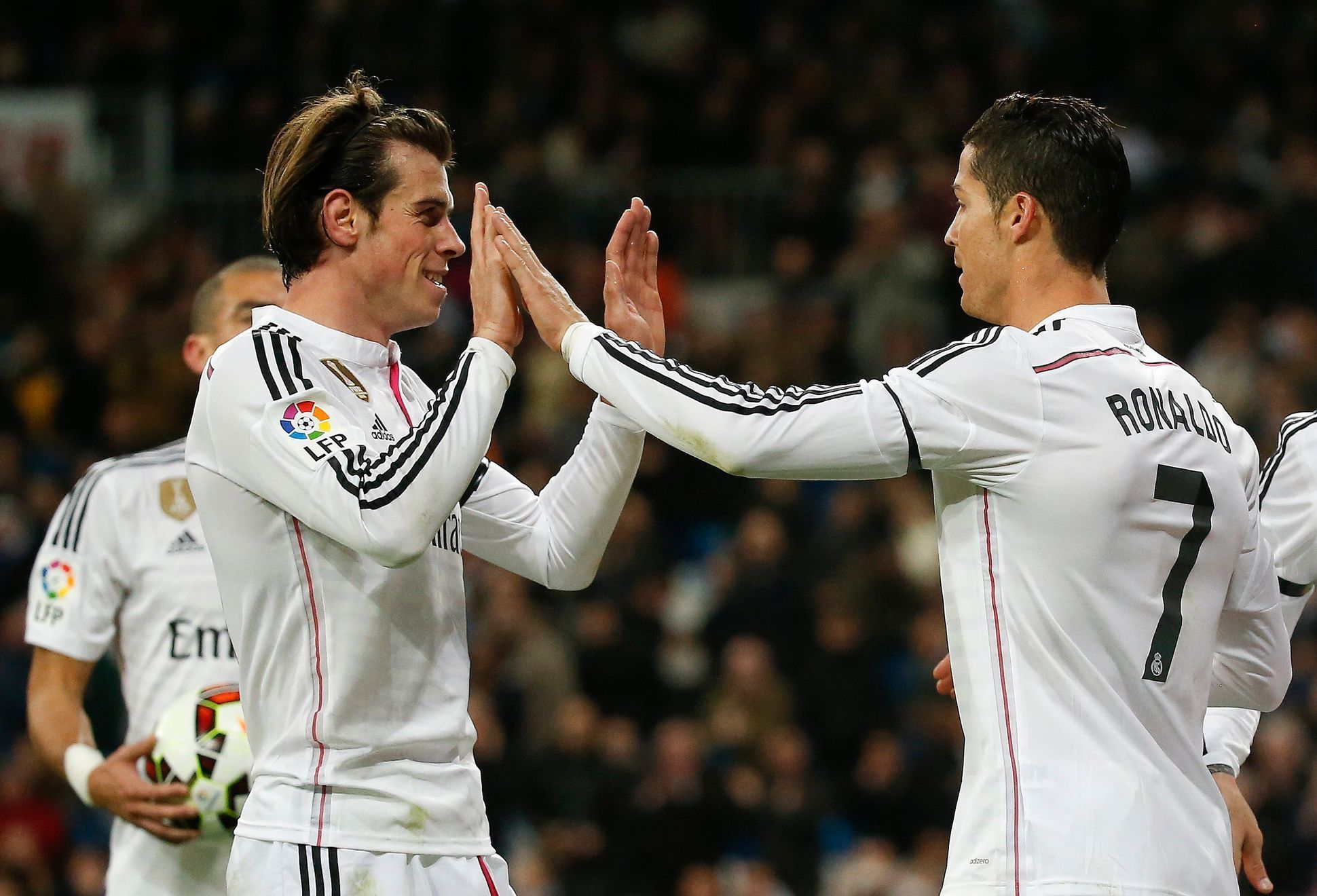 Bale a Cristiano Ronaldo slaví gól Realu