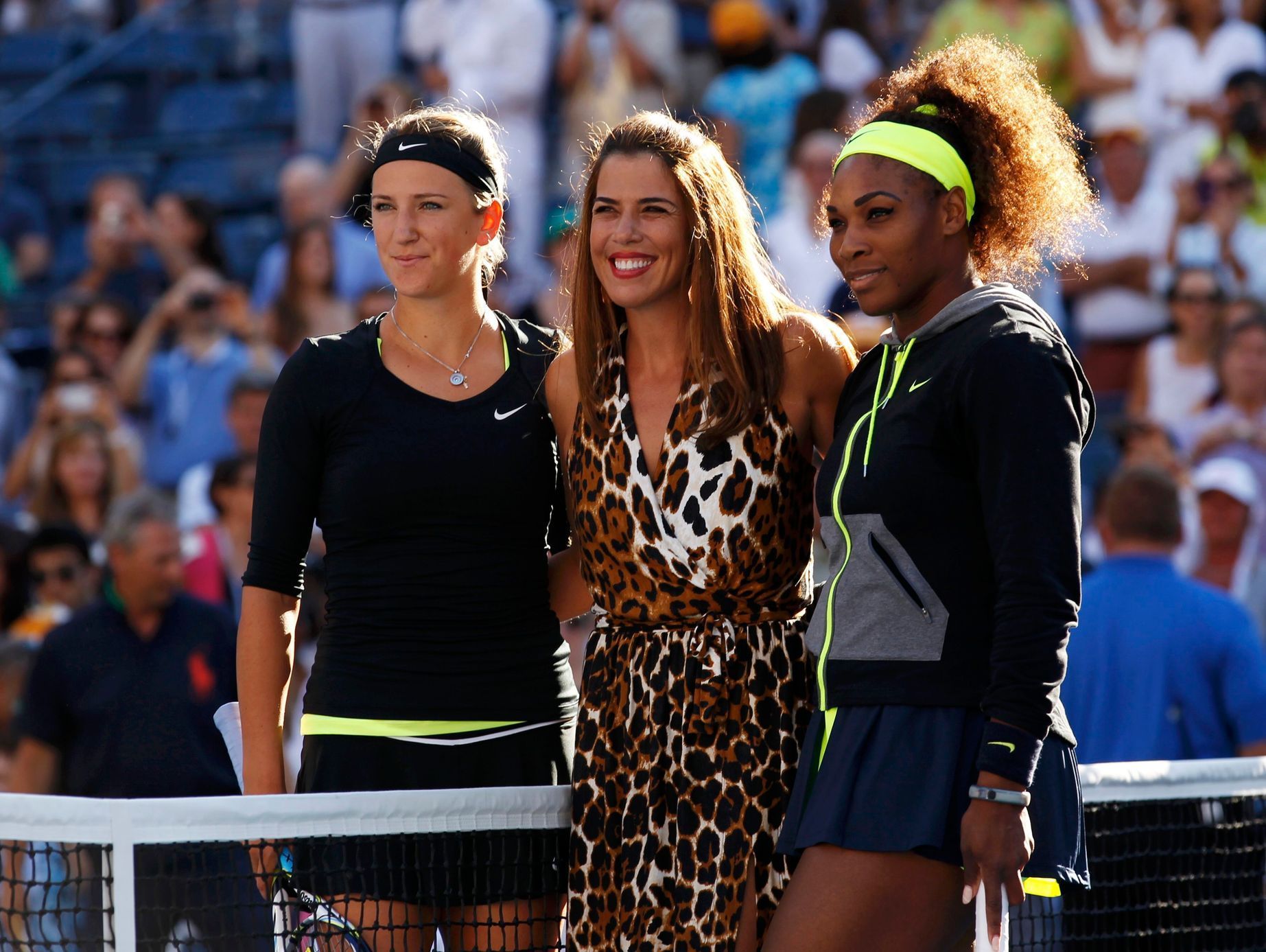 Viktoria Azarenková, Jennifer Capriatiová a Serena Williamsová ve finále US Open 2012