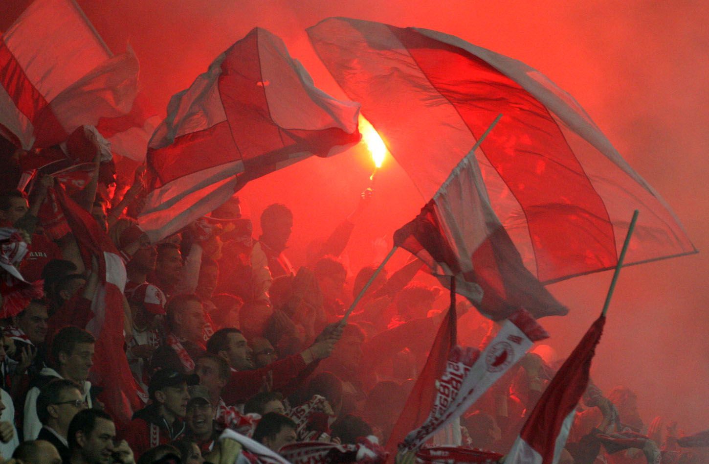 Fotbaloví fanoušci v utkání 9. kola Gambrinus ligy 2012/13 mezi Slávií a Spartou Praha.