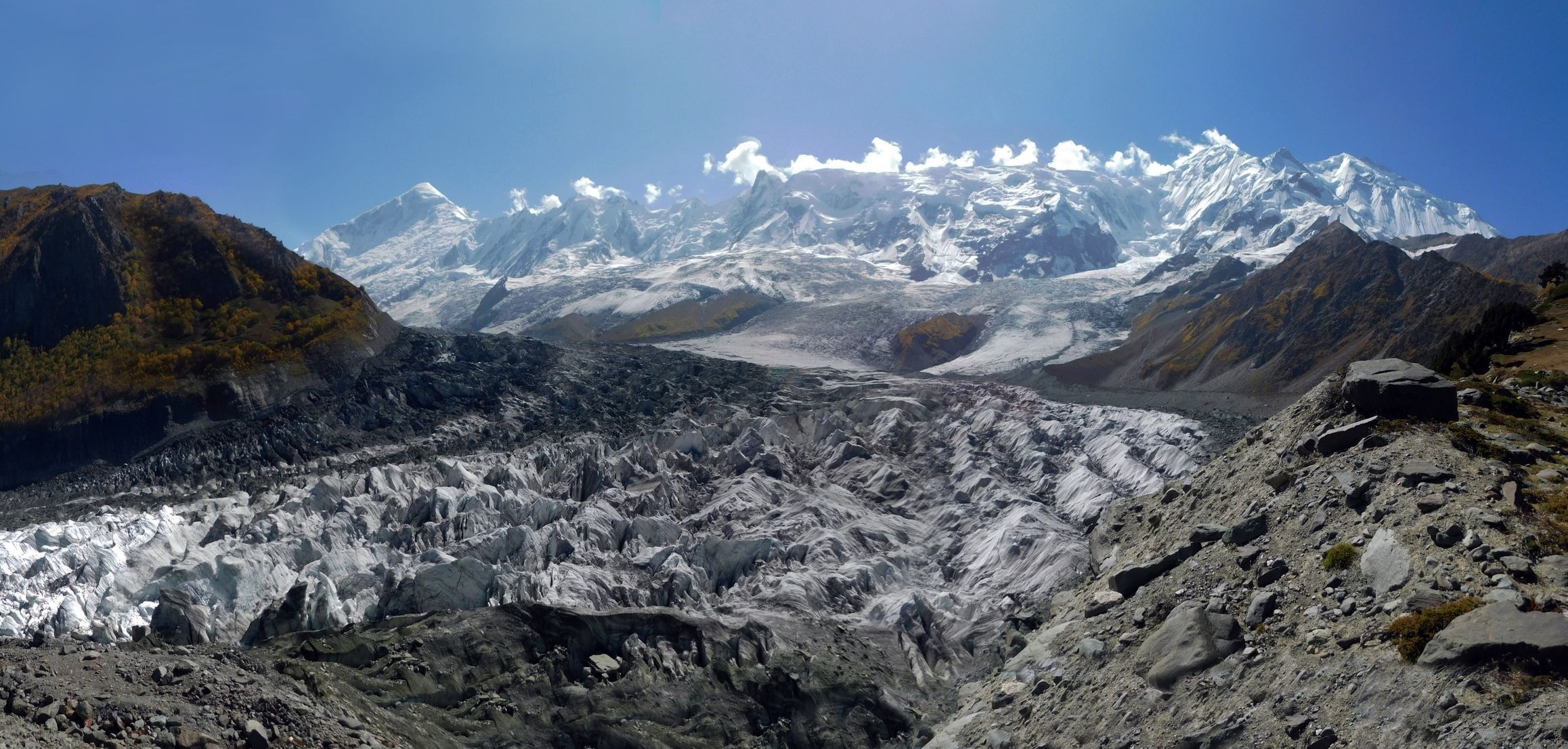 Hora Rakapoši (7 788 metrů) v Pákistánu