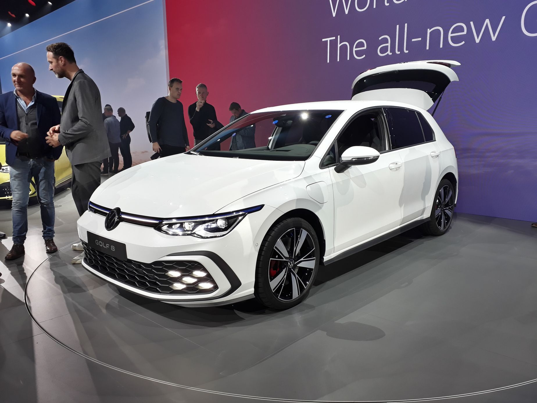 Volkswagen Golf živě
