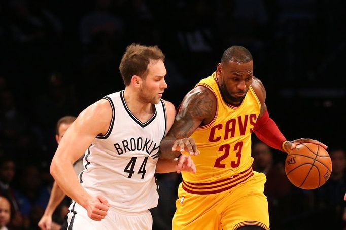 Brooklyn Nets vs. Cleveland Cavaliers (Bogdanovič a James)