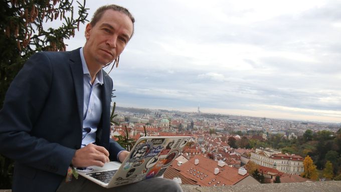 Místopředseda vlády pro digitalizaci Ivan Bartoš je pod tlakem kvůli digitalizací stavebního řízení. On sám tvrdí, že vše stihne.