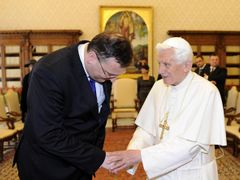 Papež Benedikt XVI. přijal ve Vatikánu premiéra Nečase.