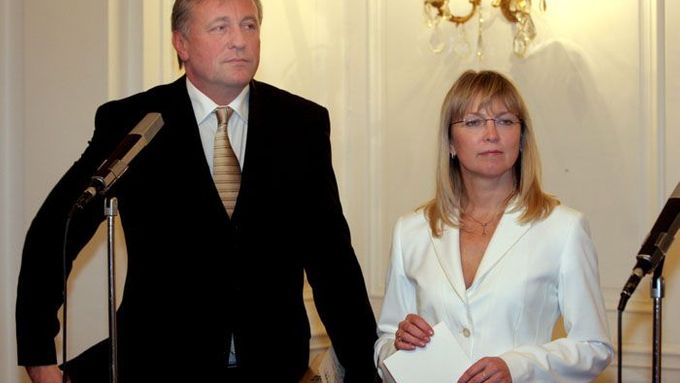 Leden 2007 v Lánech. U prezidenta poobědvali Topolánkovi jako premiérský pár pouze v roce 2007.