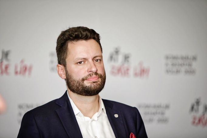 Ondřej Prokop. Záběr z volebního štábu hnutí ANO v Praze. 24. 9. 2022