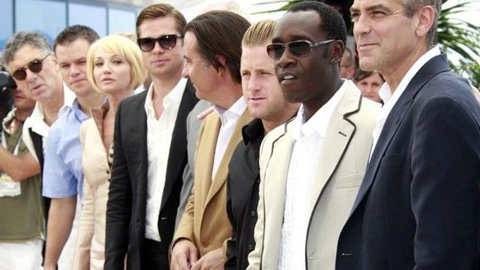 Cannes: Herci z filmu Dannyho parťáci pózují novinářům