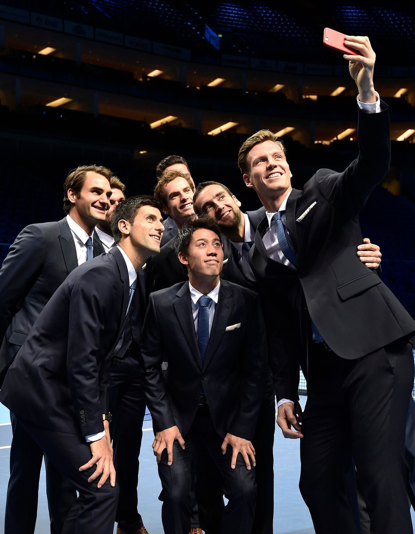 Tomáš Berdych dělá selfie před Turnajem mistrů