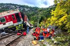 Na východním Slovensku se srazily dva rychlíky. Zraněných je přes sto, řekl ministr