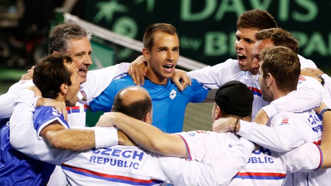 Radek Štěpánek a Lukáš Rosol pro český tým zajistili jedenáctou výhru v řadě a pátý postup do semifinále za posledních 6 let.