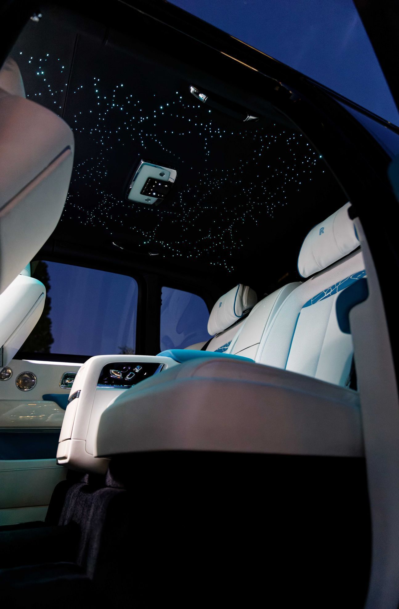 Rolls-Royce Cullinan Frozen Lakes