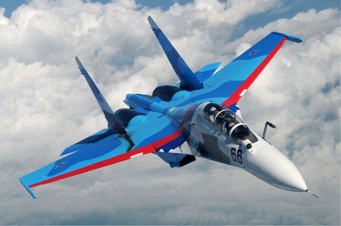 Ruský víceúčelový bojový letoun Suchoj Su-30.