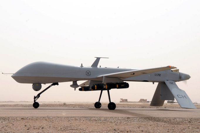 MQ-1B Predator na snímku z 9. července 2008 během americké operace v Iráku.