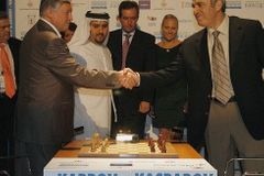 Exhibici legend vyhrál Kasparov. Jasně zničil Karpova