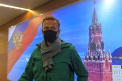Jak zatýkali Navalného: Změna letu na poslední chvíli, Kreml se vyhnul "noční můře"