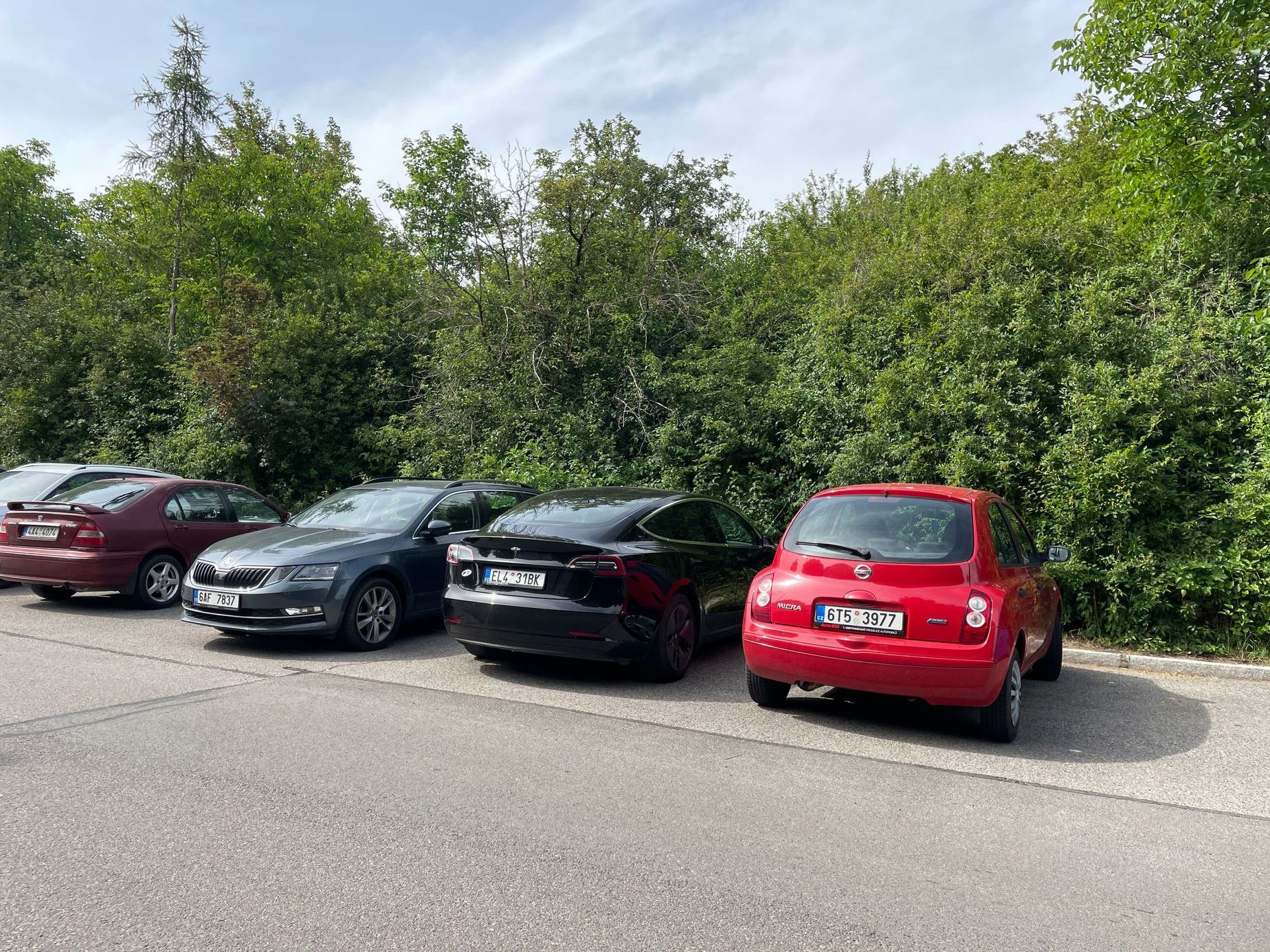Vypouštění pneumatik auta EL značka Praha 6 Navigátorů