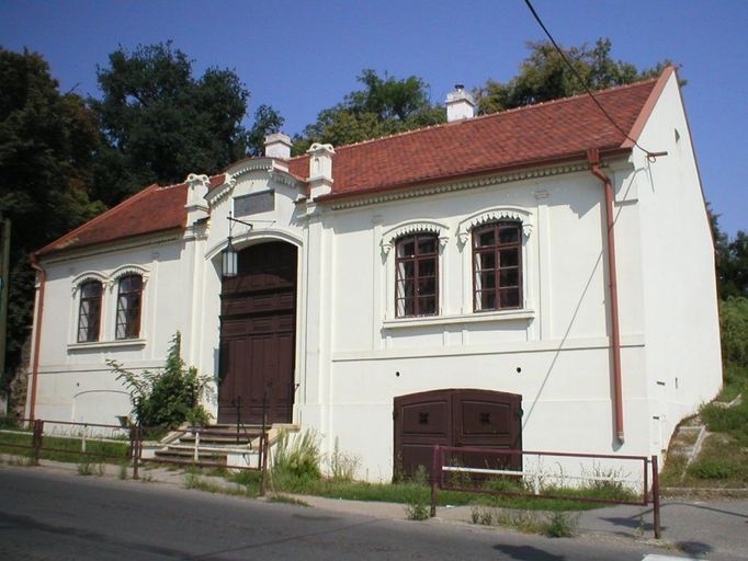 Brandýs nad Labem - hrobnický domek po rekonstrukci