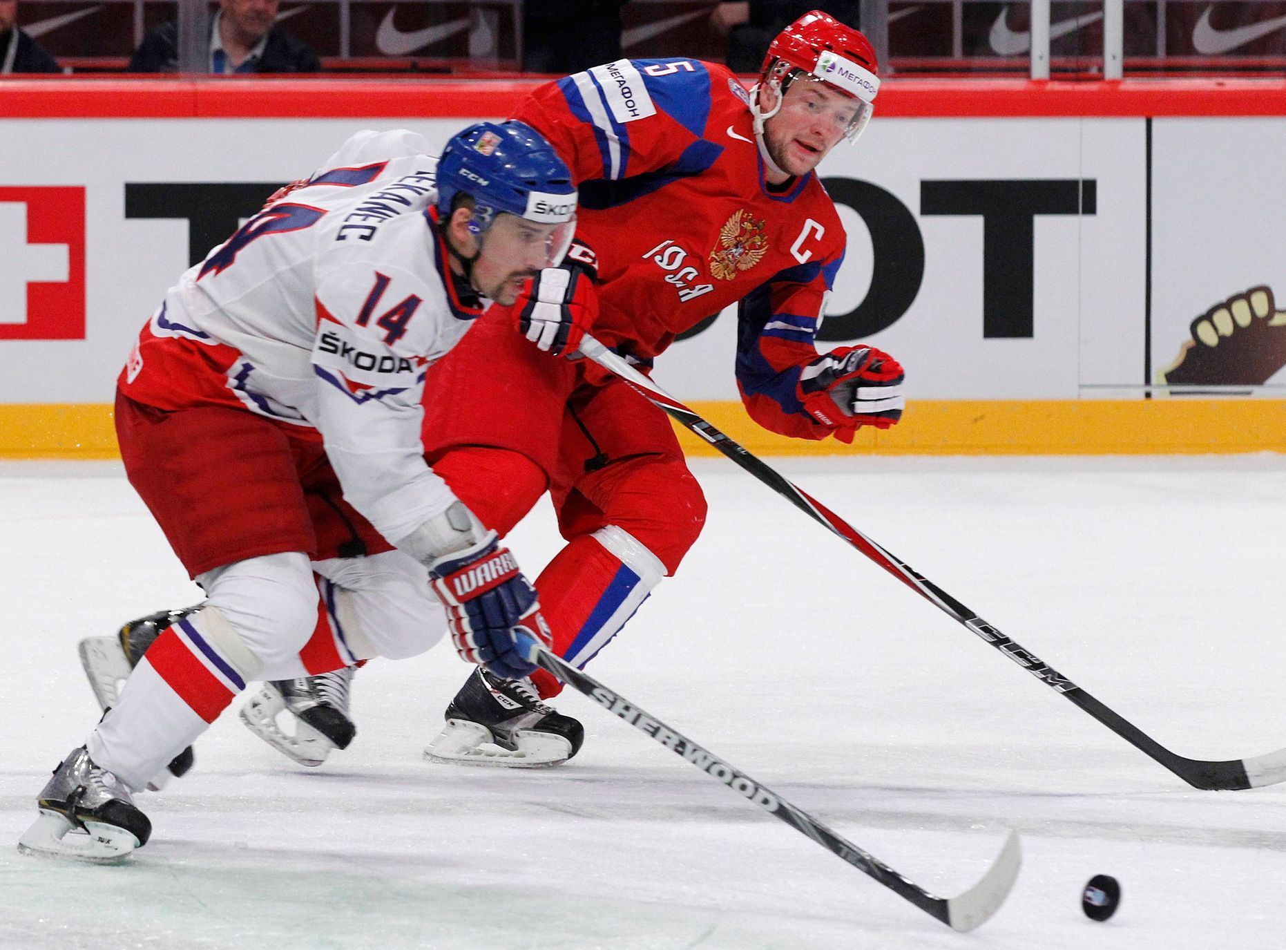 Plekanec bojuje o puk s Nikulinem v utkání Česko - Rusko