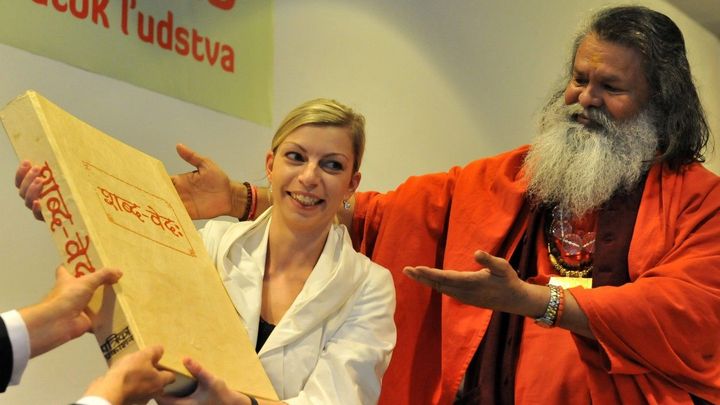 "On je naše světlo." Indický guru vábí do moravské vesnice tisíce následovatelů; Zdroj foto: Profimedia.cz