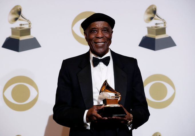 Grammy v kategorii blues získal veterán Buddy Guy za desku The Blues are Alive and Well. Před několika měsíci ji představil naživo ve velkém sále pražské Lucerny.