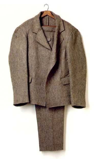 Joseph Beuys - Filcový oblek, 1970
