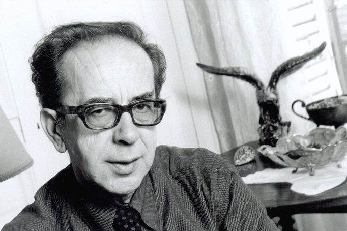 Ismail Kadare napsal přes 80 románů, divadelních her, scénářů, básnických sbírek, esejí či povídkových sbírek.