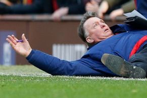 "Herec" van Gaal mohl proti Arsenalu slavit tři body
