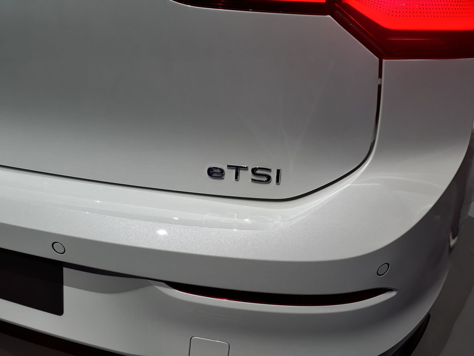 Volkswagen Golf živě