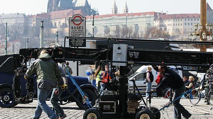 V Česku se loni natočilo 40 zahraničních seriálů a filmů, štáby utratily pět miliard