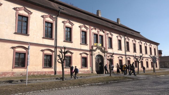 Slevy nezabírají, dražba zámku v Načeradci na Benešovsku posedmé skončila neúspěchem
