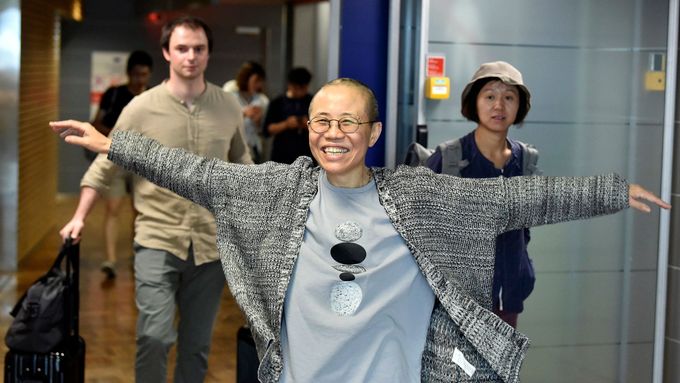 Vdova po čínském disidentovi Liou Sia přistála bezpečně na finském letišti.