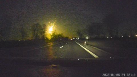 Obrovská záře nad Českem. Kamery zachytily mimořádně jasnou explozi meteoru