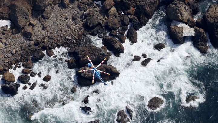 Deset lidí z pohřešované japonské výletní lodi je mrtvých, pátrání pokračuje; Zdroj foto: Reuters