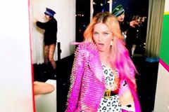 Madonna má nový videoklip. Nechybějí nahé Asiatky ani líbání