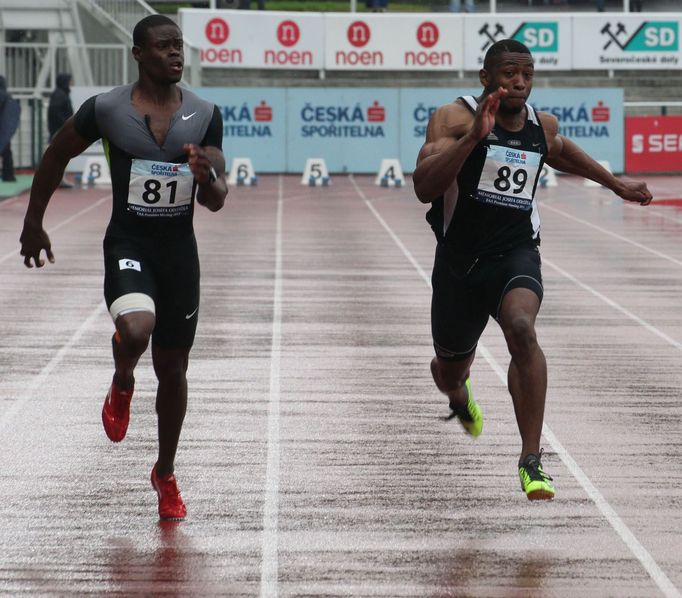 Atletka, Memoriál Josefa Odložila 2013: 100 m, Sheldon Mitchell  (81) a Joel Fearon  (89)