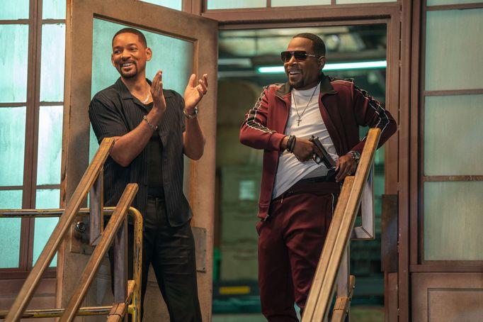 Will Smith jako Mike Lowrey a Martin Lawrence v roli Marcuse Burnetta.