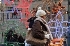 Británie doufá ve vánoční horečku. Zapůsobí nižší DPH?